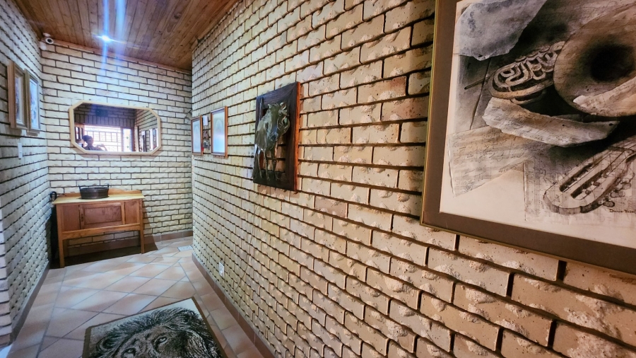 4 Bedroom Property for Sale in Flamwood North West